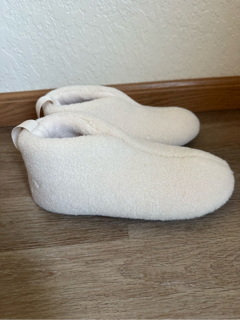 Bombas Cabin Booties Slippers Women Alpine Cream Size 6 Cozy Soft Comfort